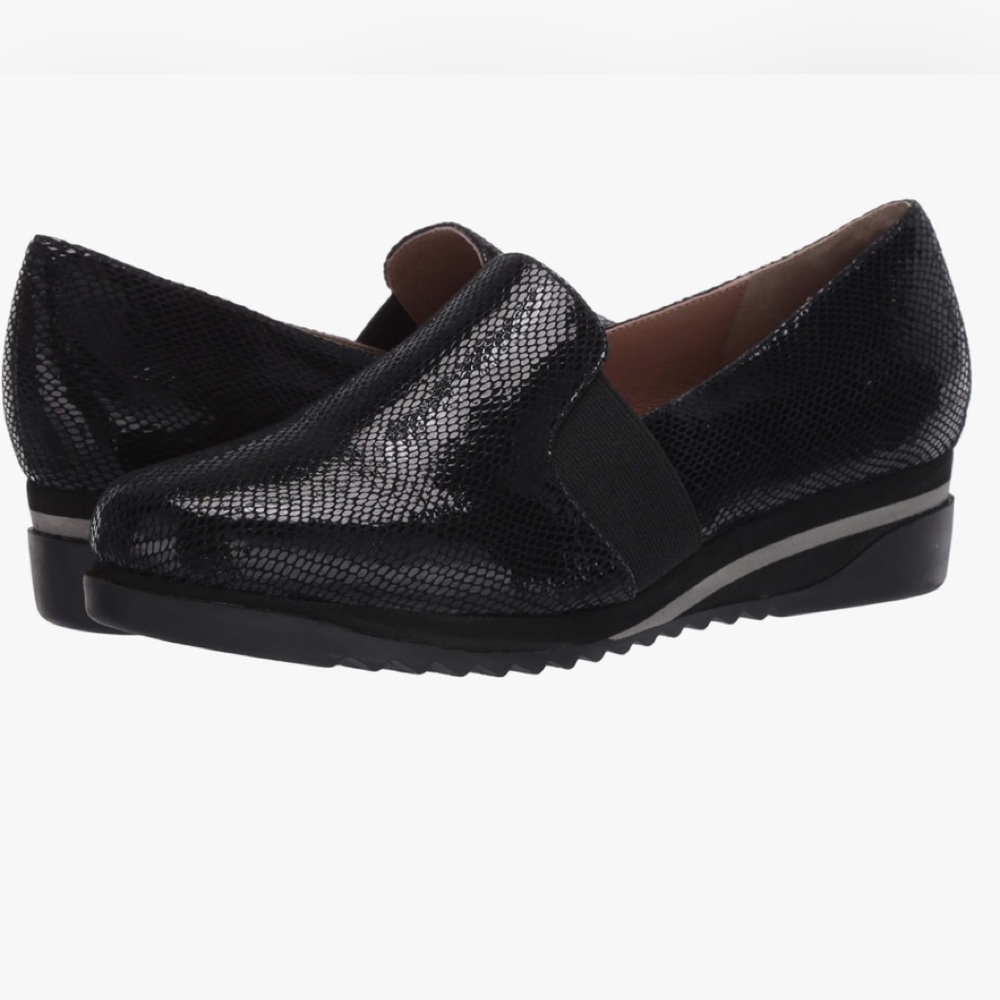 Bettye Muller Concept Tropic Lizard-Print Walking Shoes🖤